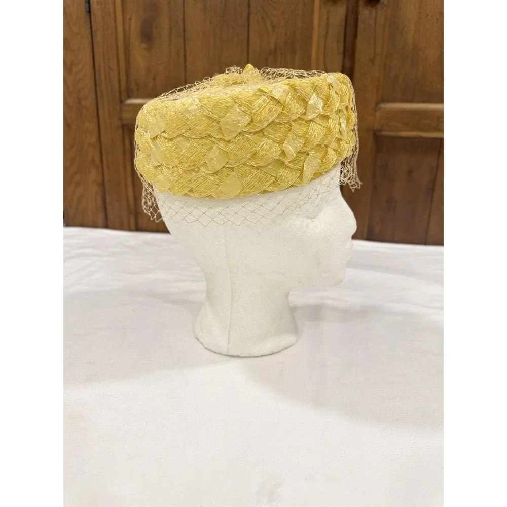 Vintage 1950s Yellow Woven Pillbox Hat With  Birdcage Net Veil